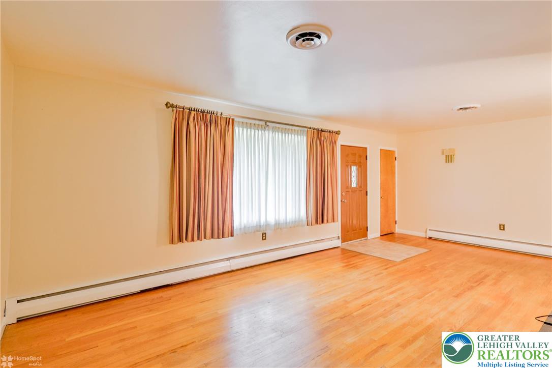 1275 Stonewood Drive Bethlehem, PA 18017 - Photo 4 of 30