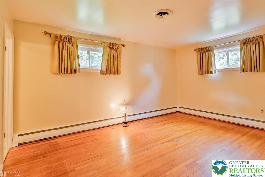 1275 Stonewood Drive Bethlehem, PA 18017 - Photo 10 of 30