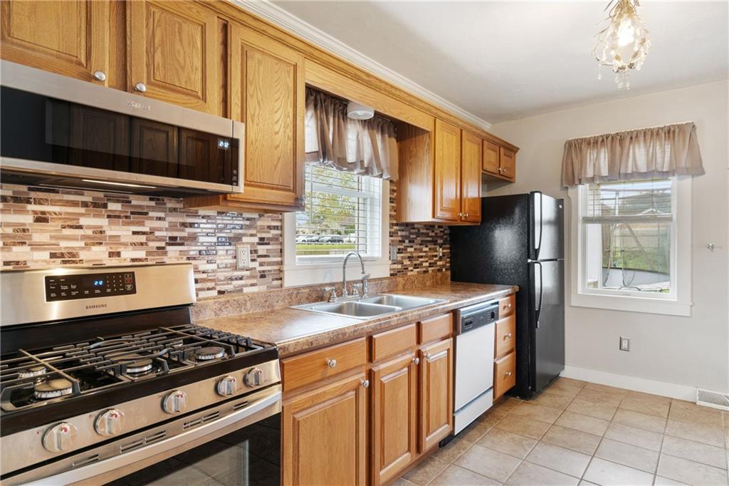 1101 Roup Avenue Brackenridge, PA 15014 - Photo 5 of 29 Gallery Image 5