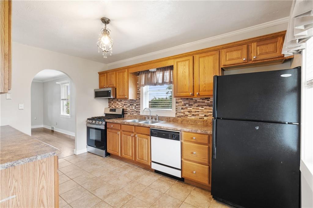1101 Roup Avenue Brackenridge, PA 15014 - Photo 6 of 29 Gallery Image 6