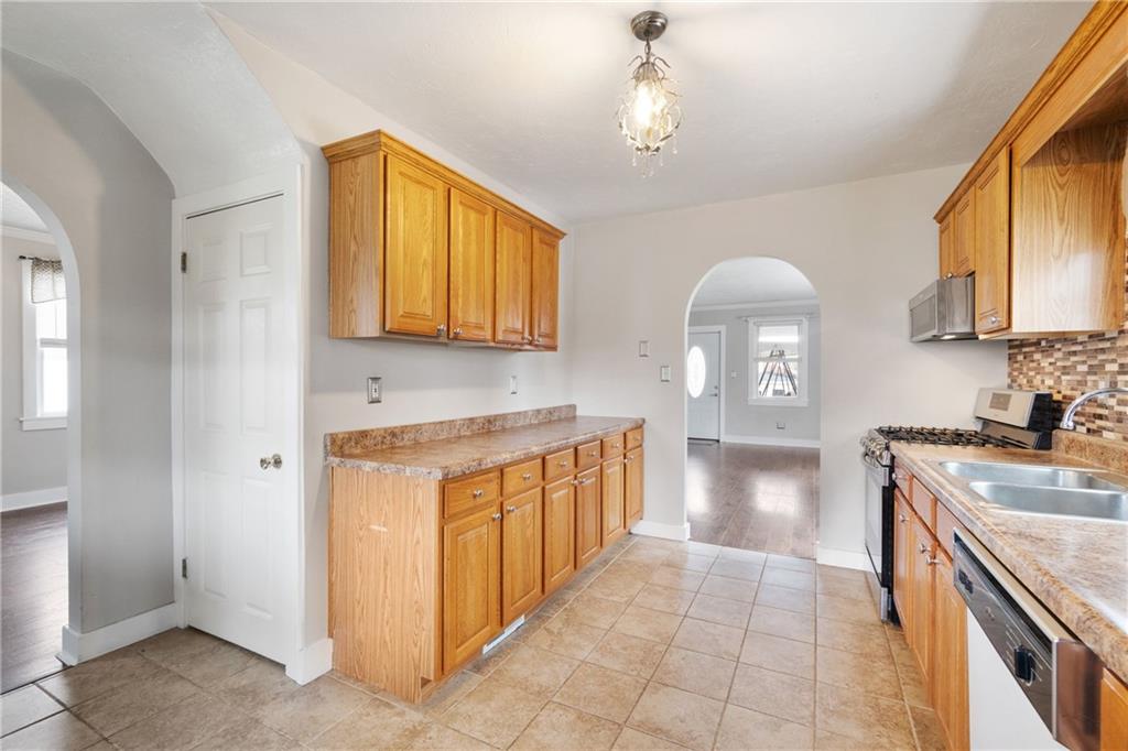 1101 Roup Avenue Brackenridge, PA 15014 - Photo 7 of 29 Gallery Image 7