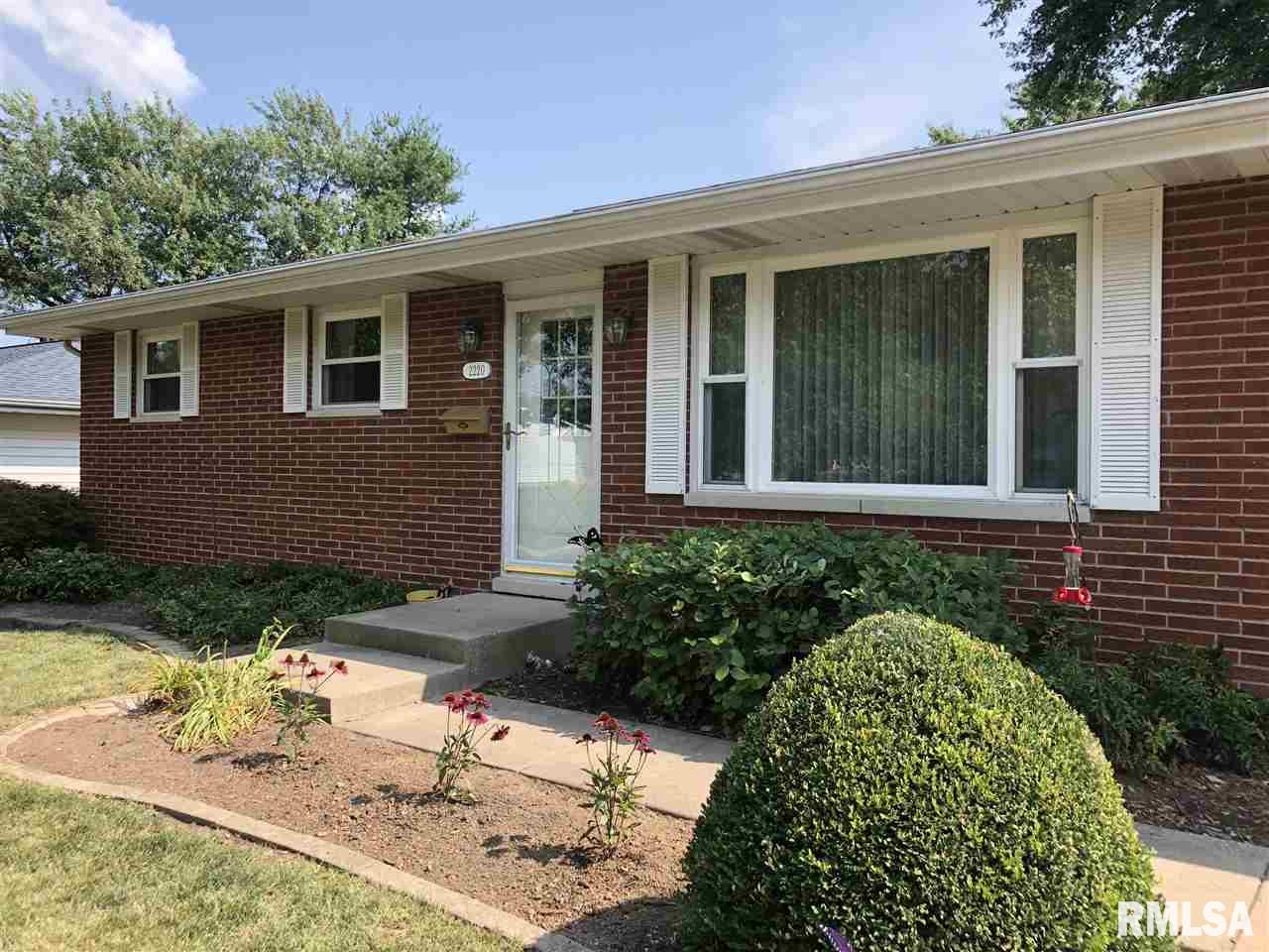 2220 West Overhill Road Peoria, IL 61615 - Photo 1 of 25 Gallery Image 1