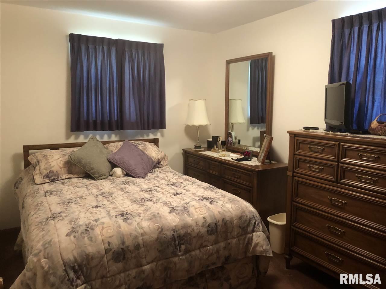 2220 West Overhill Road Peoria, IL 61615 - Photo 13 of 25 Gallery Image 13