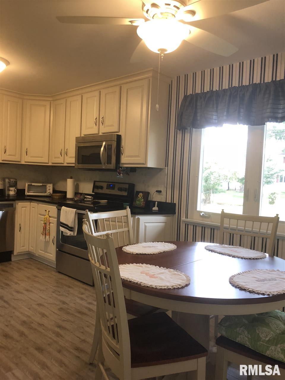 2220 West Overhill Road Peoria, IL 61615 - Photo 8 of 25 Gallery Image 8