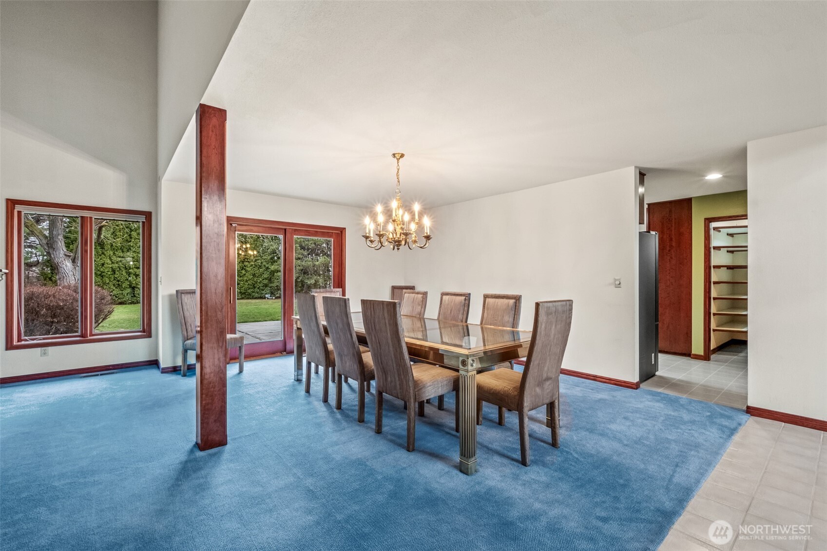 810 D Street Southwest Ephrata, WA 98823 - Photo 14 of 40 a dining room with furniture a chandelier and wooden floor