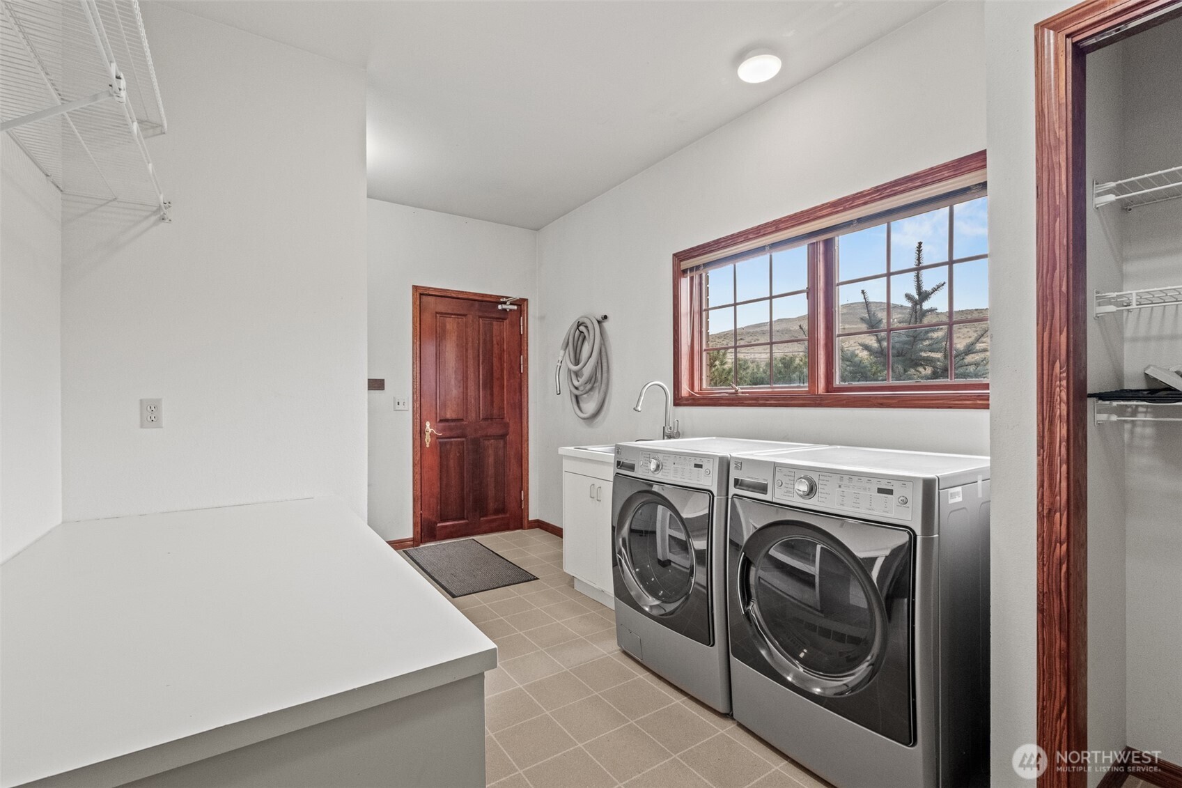 810 D Street Southwest Ephrata, WA 98823 - Photo 24 of 40 a utility room with dryer and washer