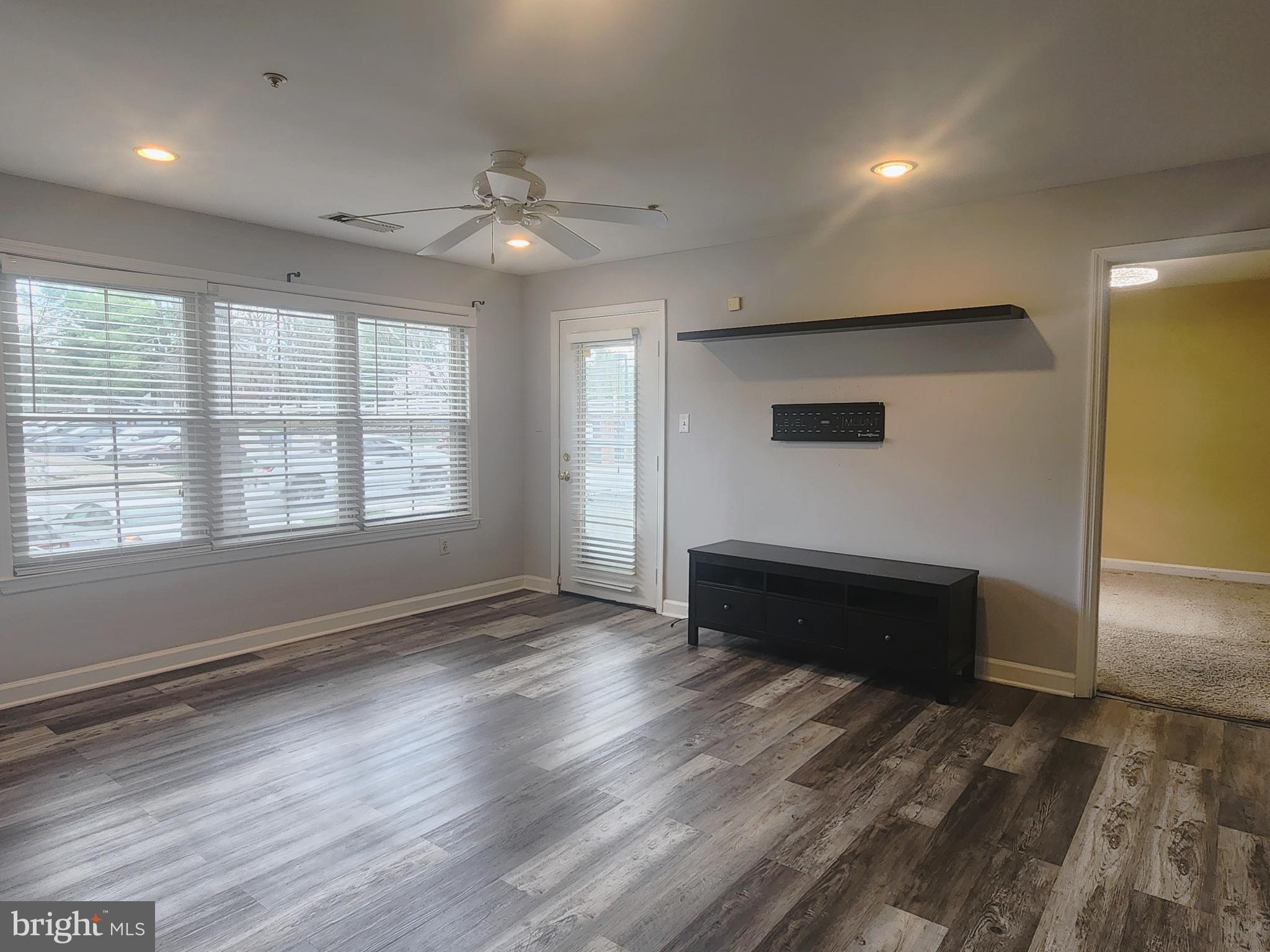 6832 I Hayley Ridge Way, Unit I Baltimore, MD 21209 - Photo 4 of 20