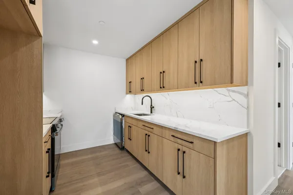 $4,900 | 325 Manville Road, Unit 103, Pleasantville, NY 10570