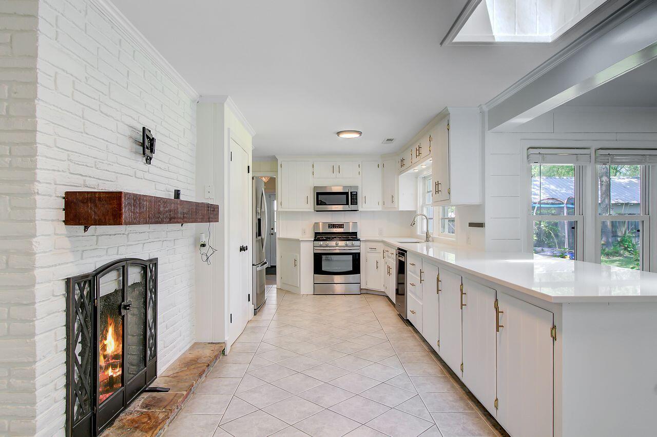 238 Howle Avenue Charleston, SC 29412 - Photo 12 of 38 16