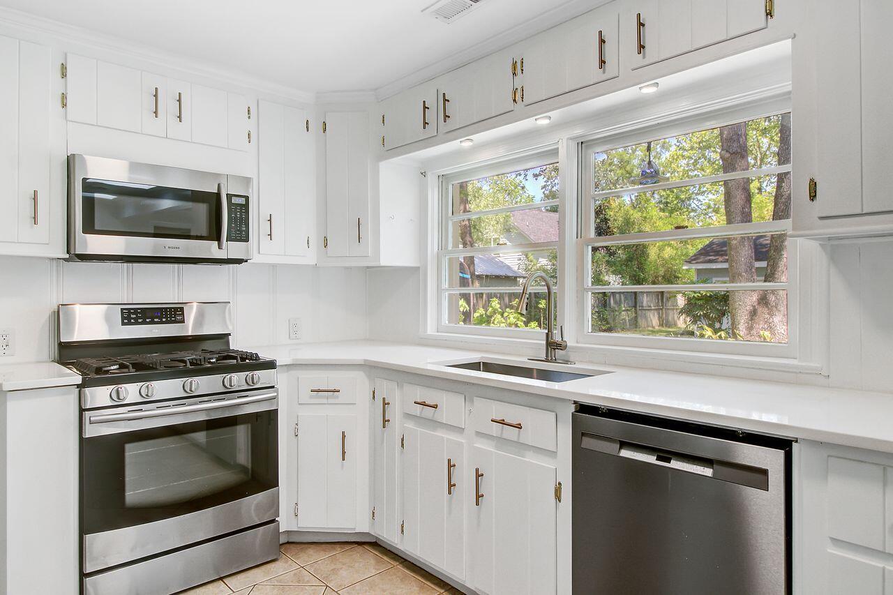 238 Howle Avenue Charleston, SC 29412 - Photo 13 of 38 17