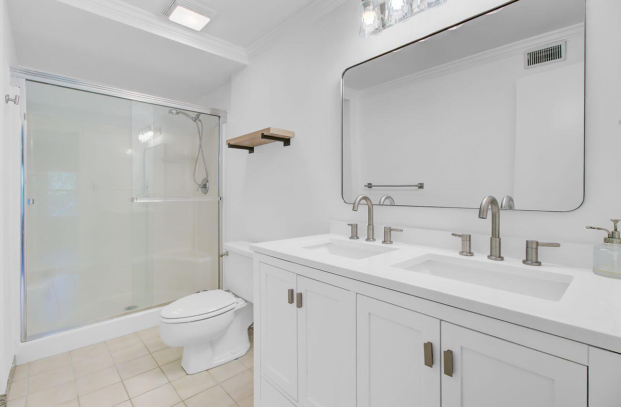 238 Howle Avenue Charleston, SC 29412 - Photo 20 of 38 Master Bath