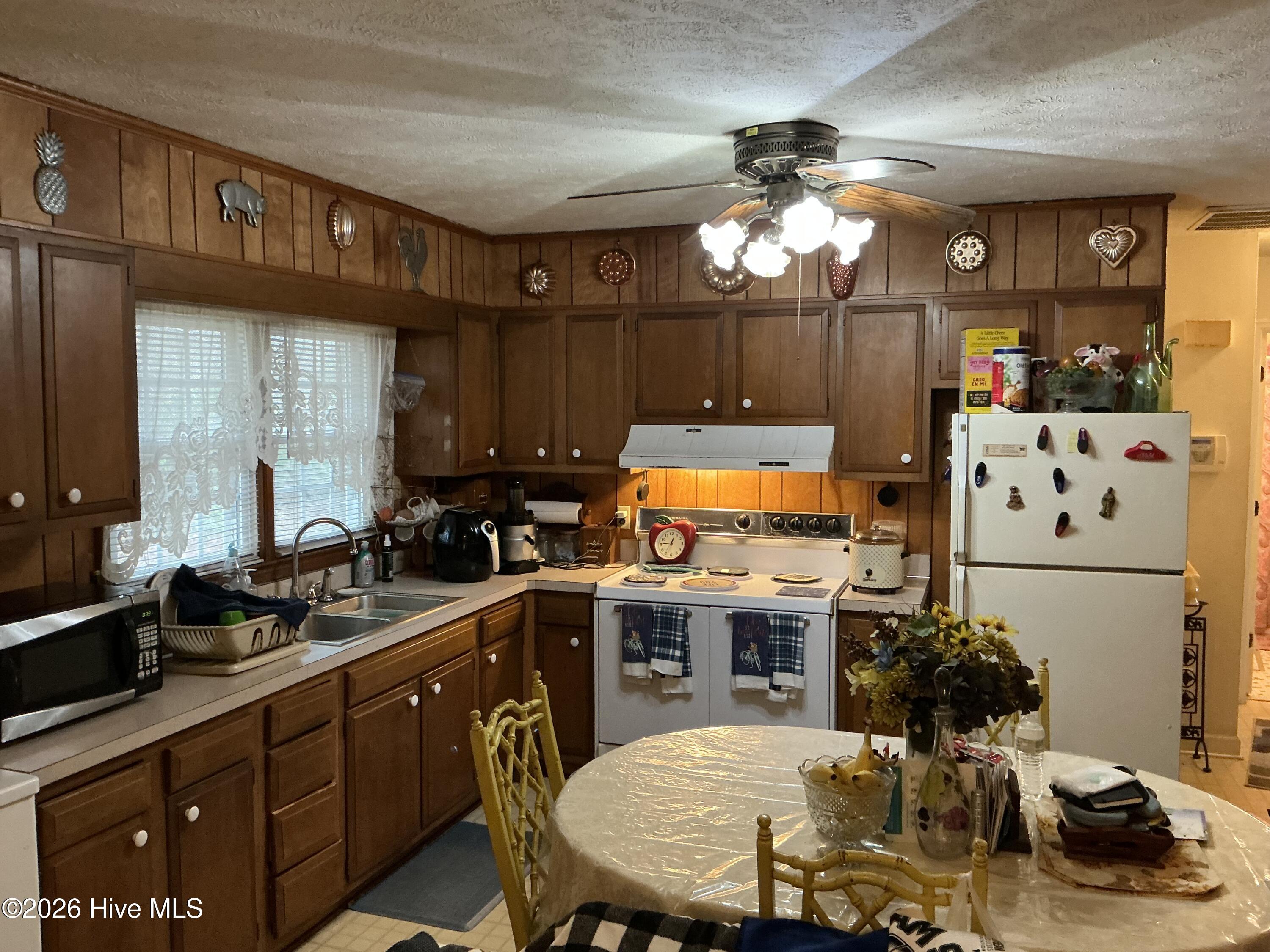 3427 Peanut Plant Road Elizabethtown, NC 28337 - Photo 5 of 11 IMG_1070