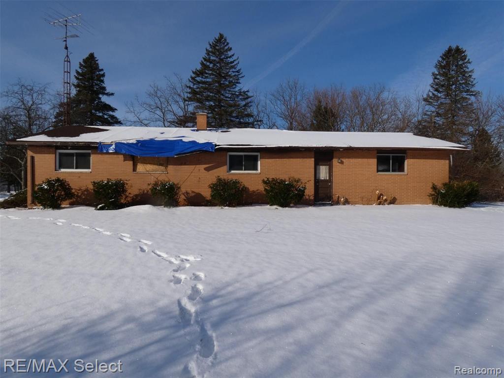 5038 Jackson Road Flint, MI 48506 - Photo 4 of 26