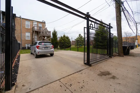 $725,000 | 4326 South Calumet Avenue, Chicago, IL 60653