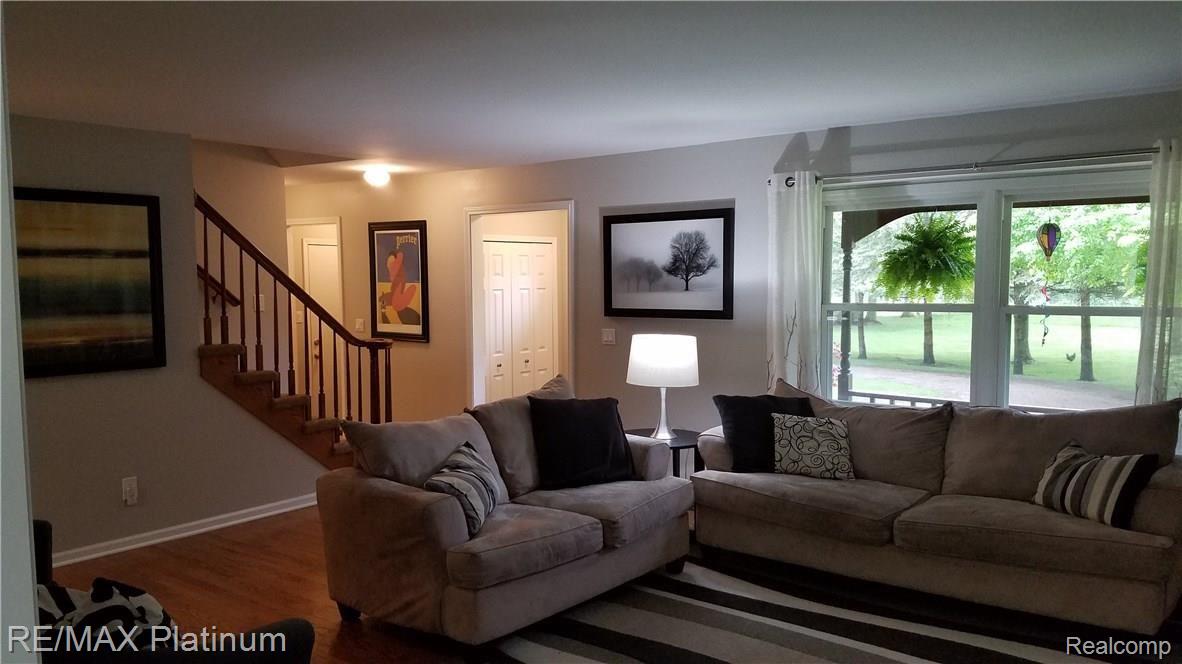 2627 Chilson Road Howell, MI 48843 - Photo 4 of 23 4.jpg