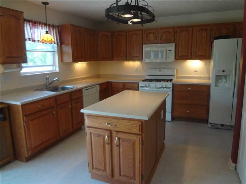 514 Blue Ridge Drive Coraopolis, PA 15108 - Photo 6 of 23 Kitchen.