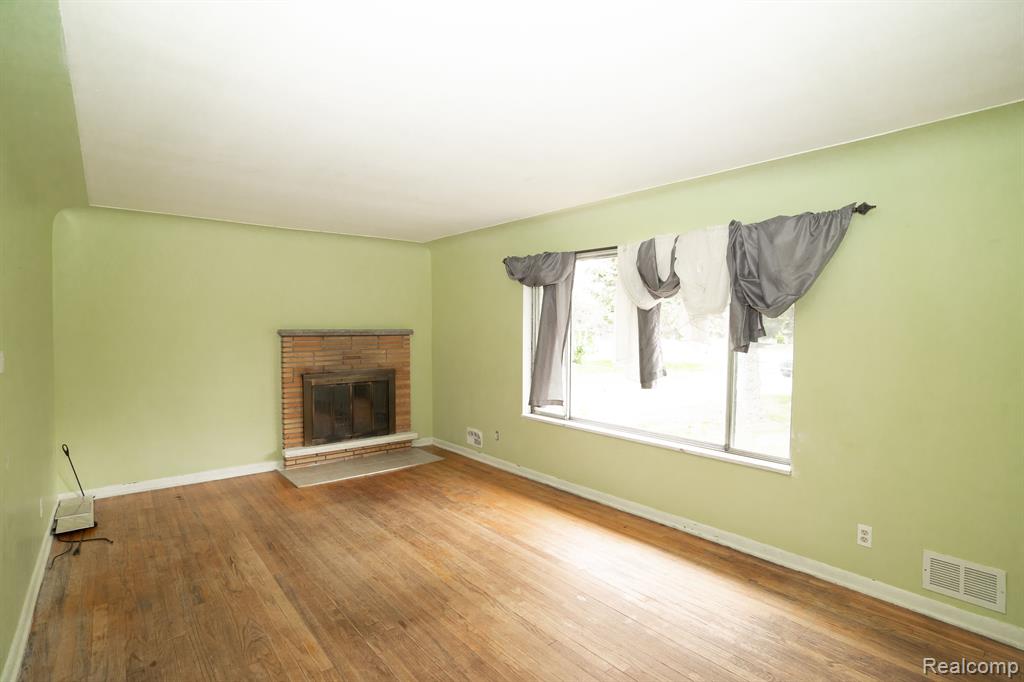 5122 West Bristol Road Flint, MI 48507 - Photo 4 of 31