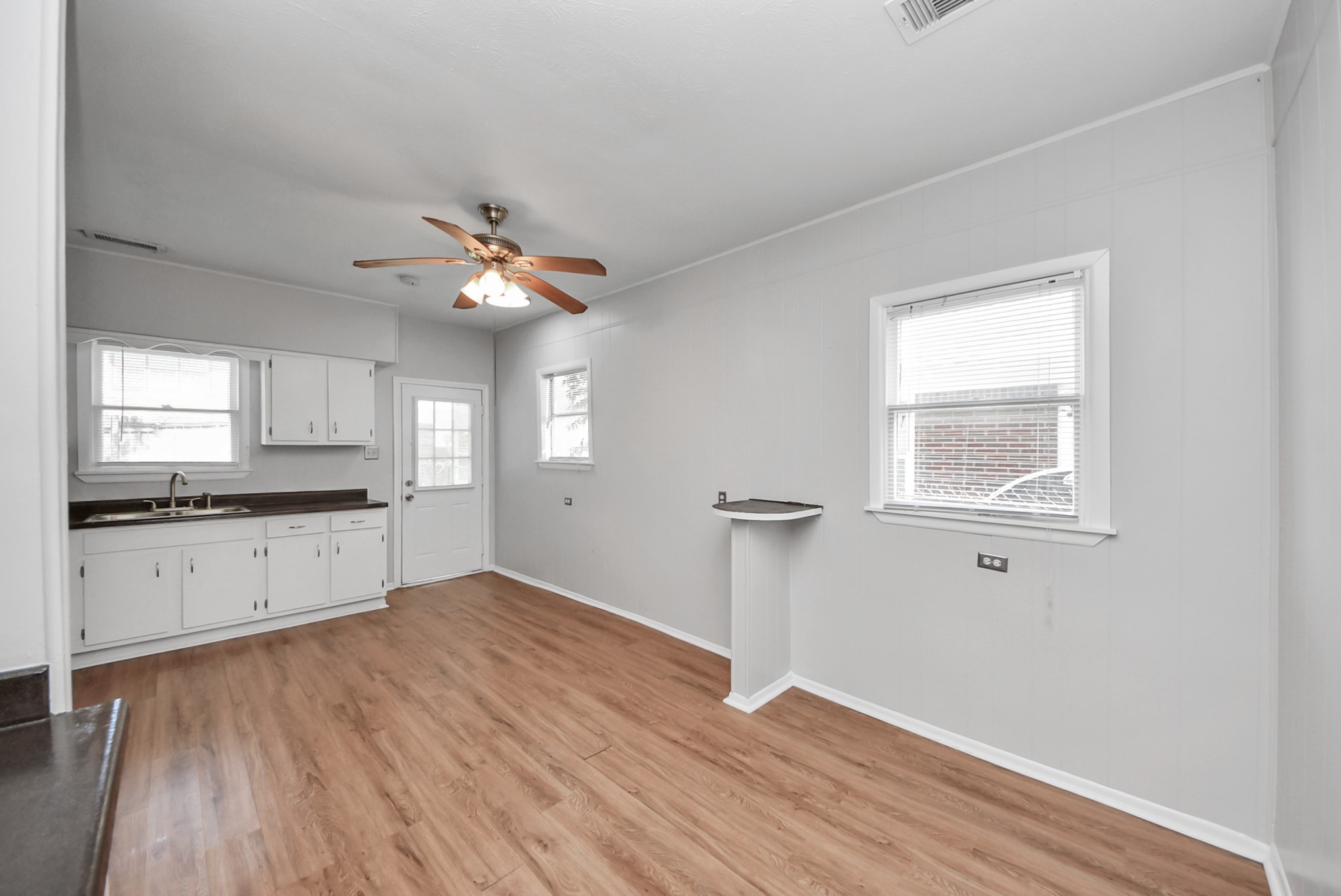 6 Jenkins Street Houston, TX 77003 - Photo 19 of 42 Spacious kitchen layout with ample counter space. Mechanical updates include recently replaced PEX plumbing and a 3.5-year-old HVAC system.