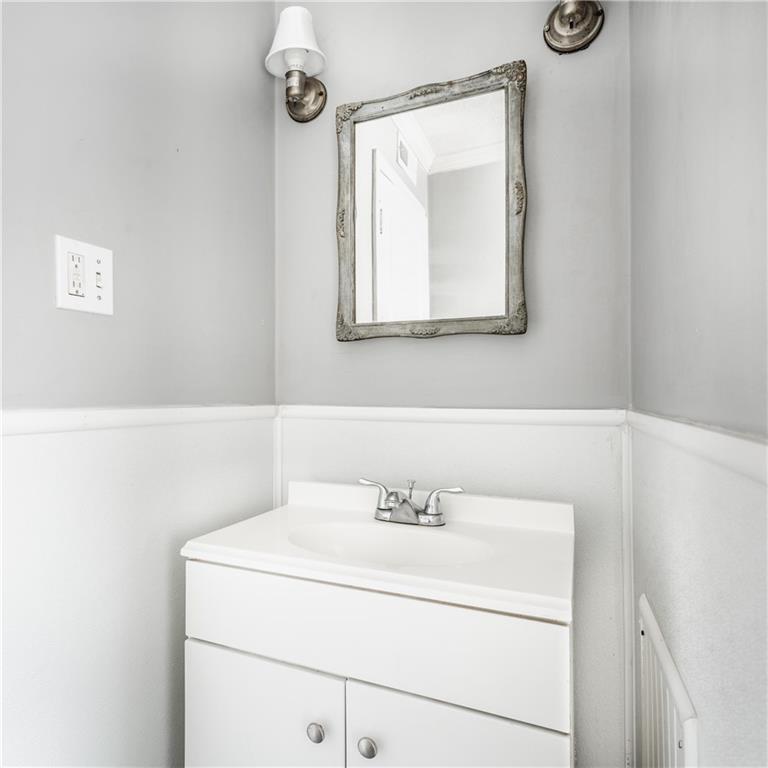 1309 North Post Road Indianapolis, IN 46219 - Photo 16 of 33 Gallery Image 16