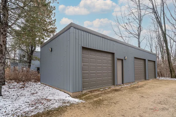 $1,099,000 | 18212 Oak Grove Road, Harvard, IL 60033