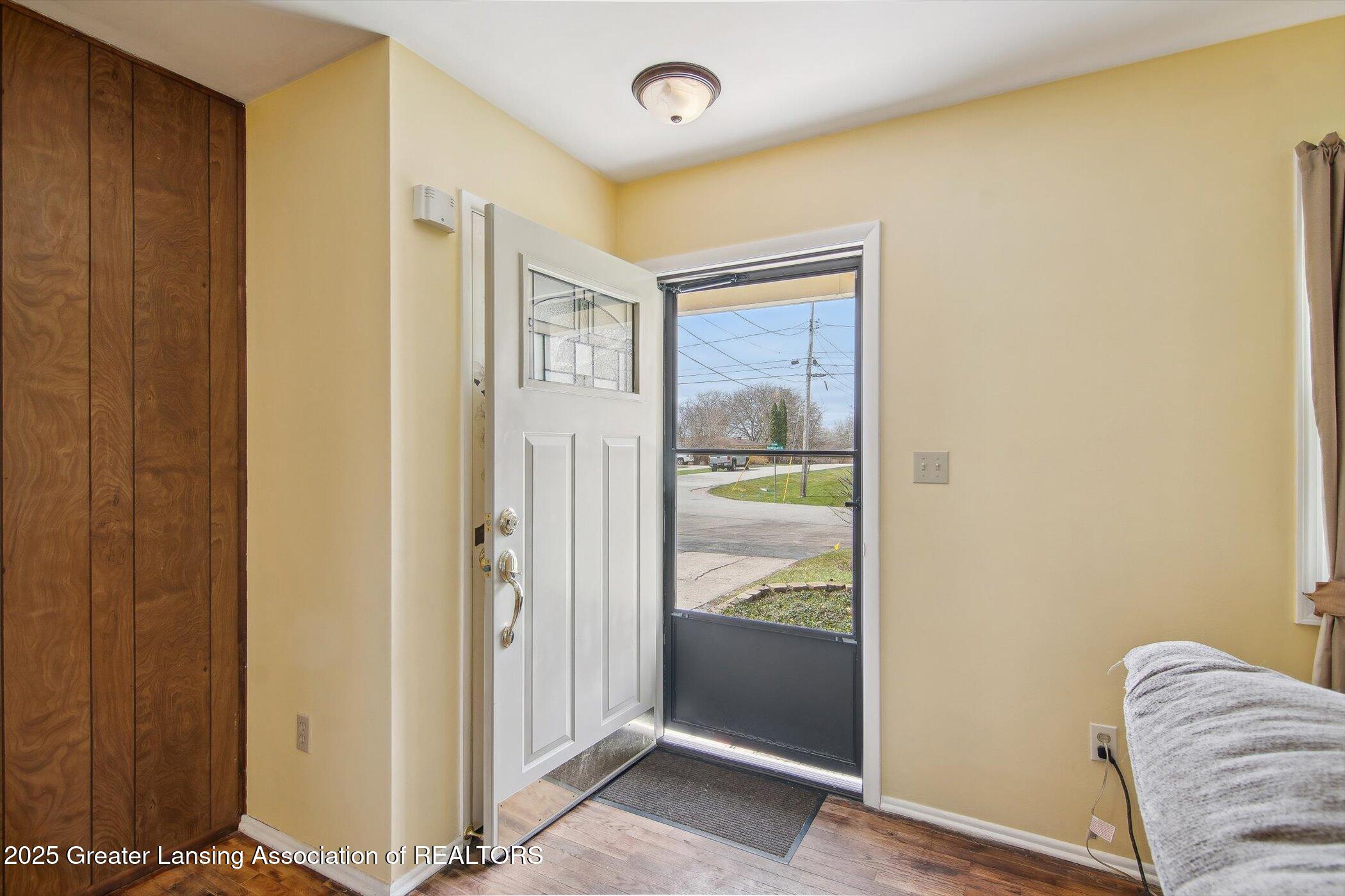 06-5582-Buckingham-Rd-Haslett-MI-48840-W