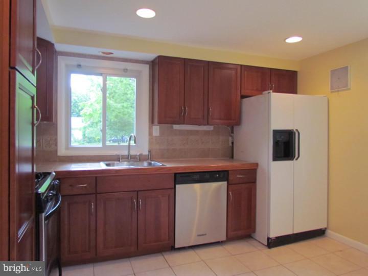 1004 Fraser Road Glenside, PA 19038 - Photo 12 of 24 Kitchen