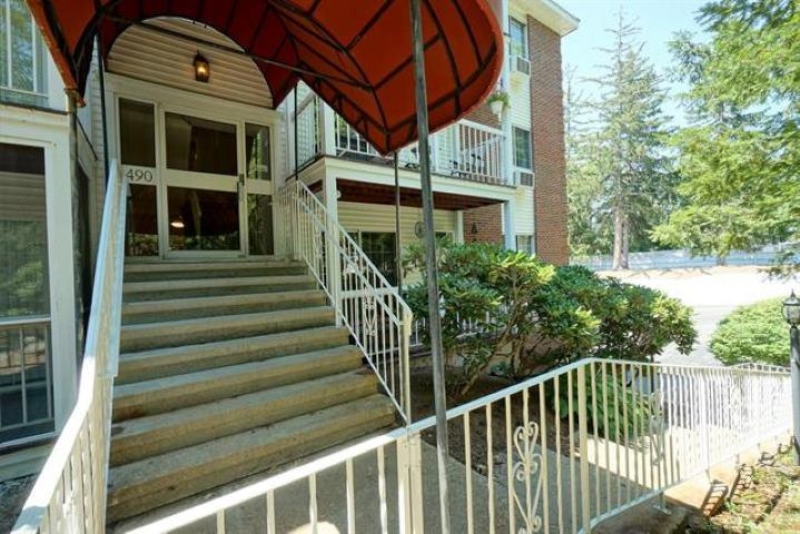 490 River Road, Unit 31 Manchester, NH 03104 - Photo 4 of 23