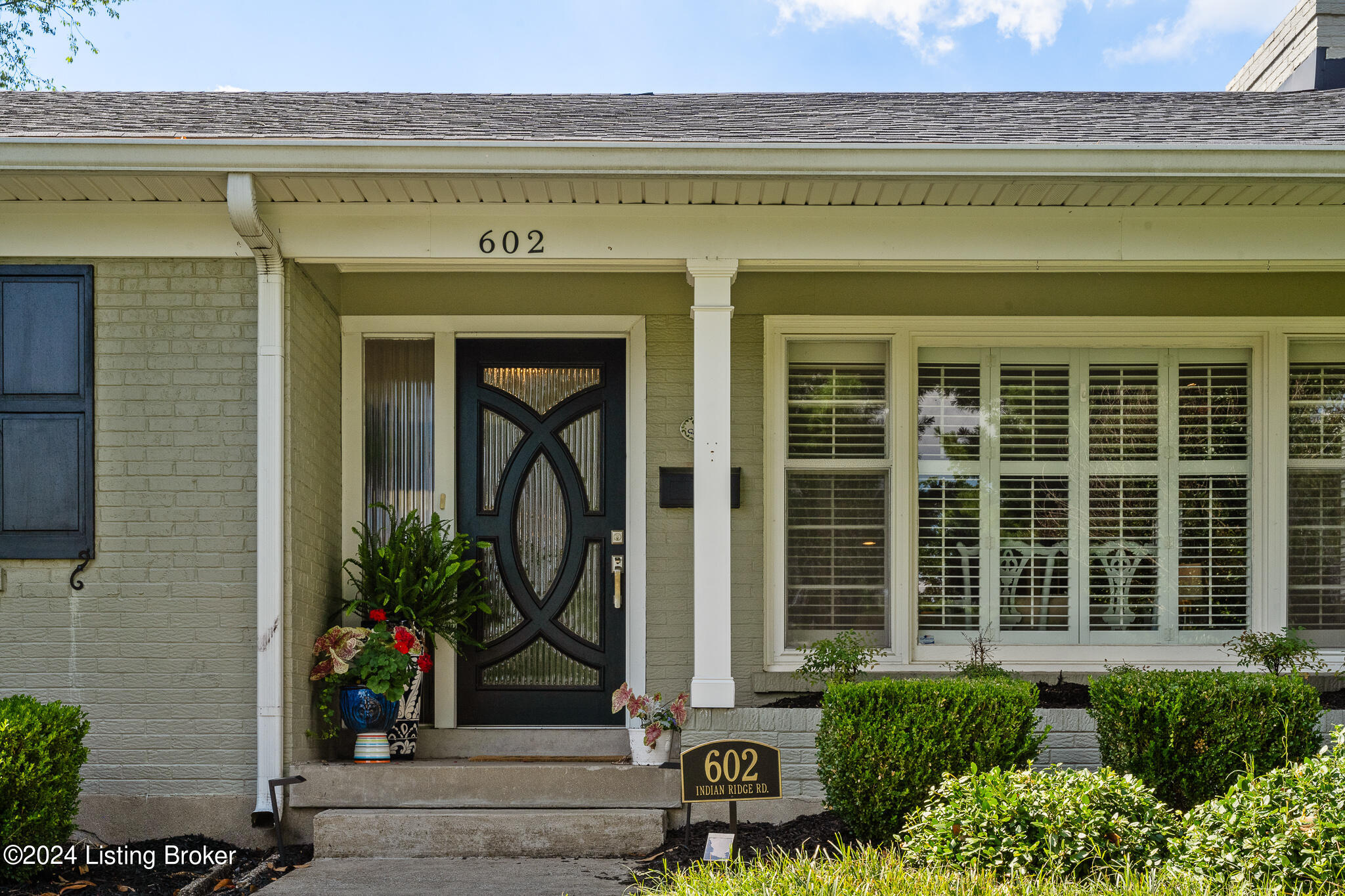 602 Indian Ridge Road Louisville, KY 40207 - Photo 2 of 38 602 Indian Ridge Rd-4