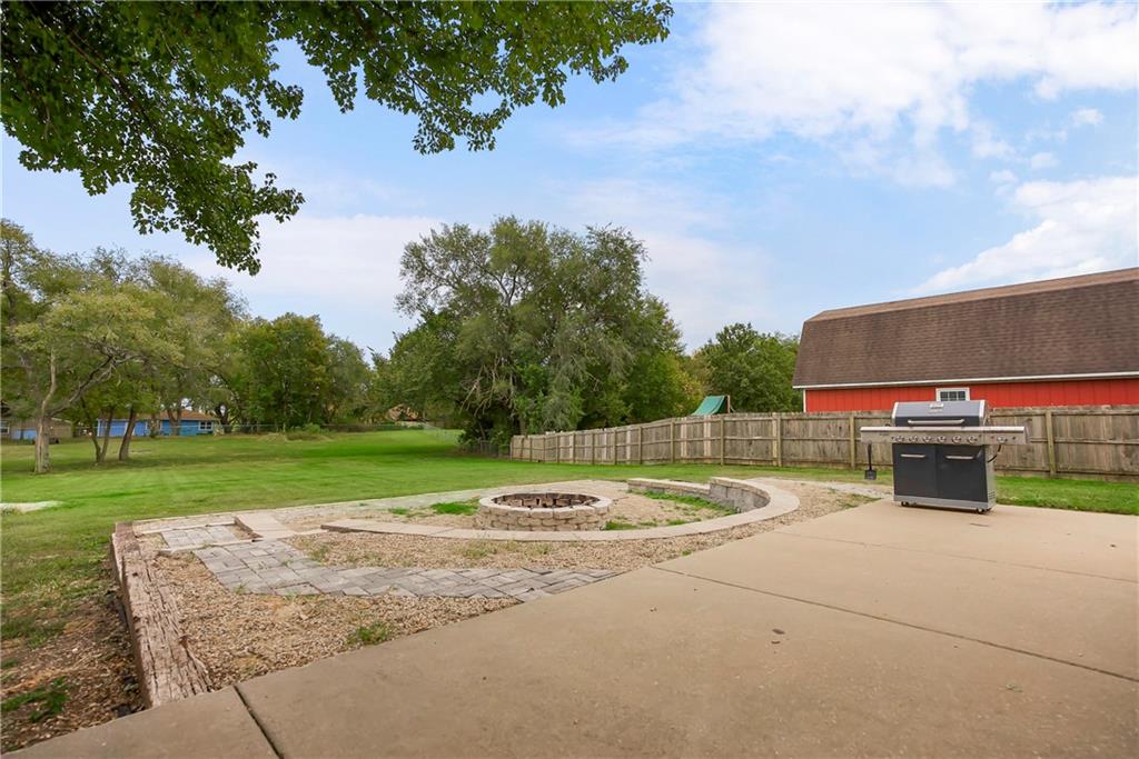 15855 Gardner West Road Gardner, KS 66030 - Photo 33 of 35