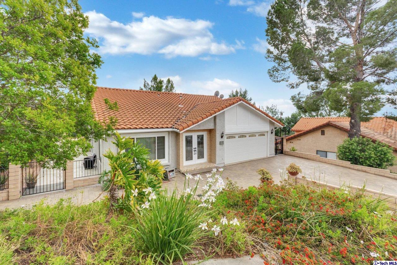 7148 Dos Rios Drive Tujunga, CA 91042 - Photo 3 of 27 Gallery Image 3