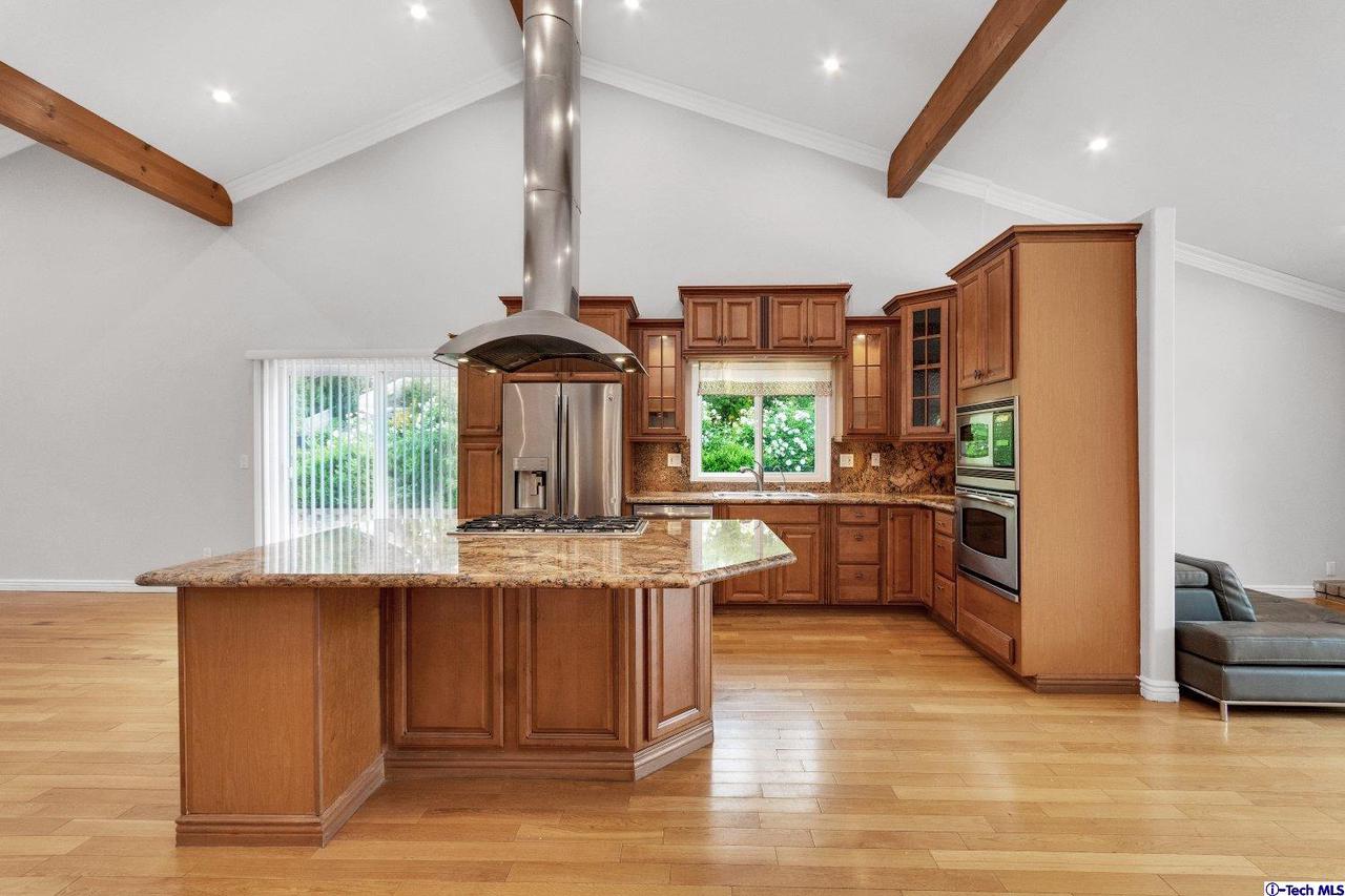 7148 Dos Rios Drive Tujunga, CA 91042 - Photo 8 of 27 Gallery Image 8