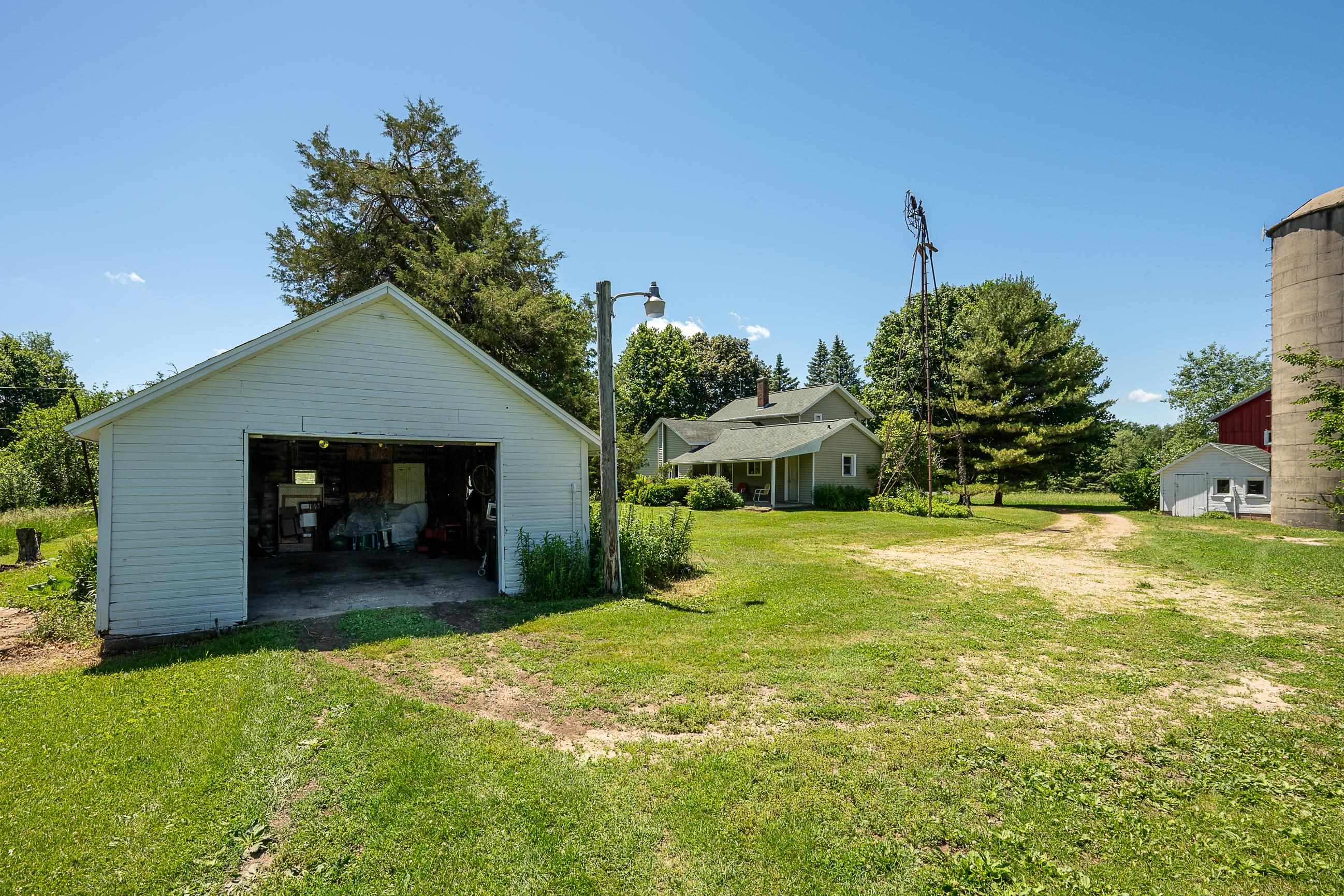 3402 Rutland Dunn Town Line Road Stoughton, WI 53589 - Photo 59 of 88