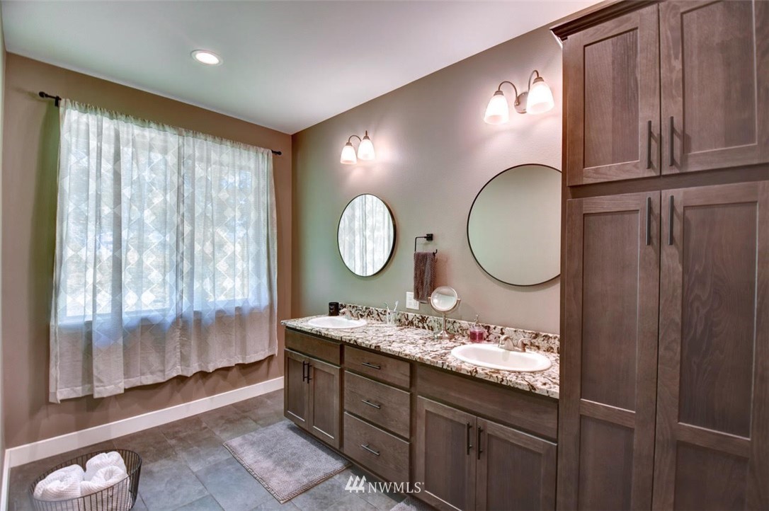 1221 Chapman Road Castle Rock, WA 98611 - Photo 11 of 16 Gallery Image 11
