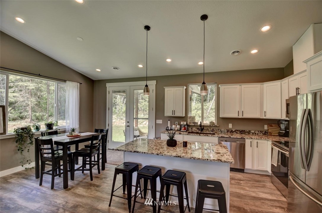 1221 Chapman Road Castle Rock, WA 98611 - Photo 5 of 16 Gallery Image 5