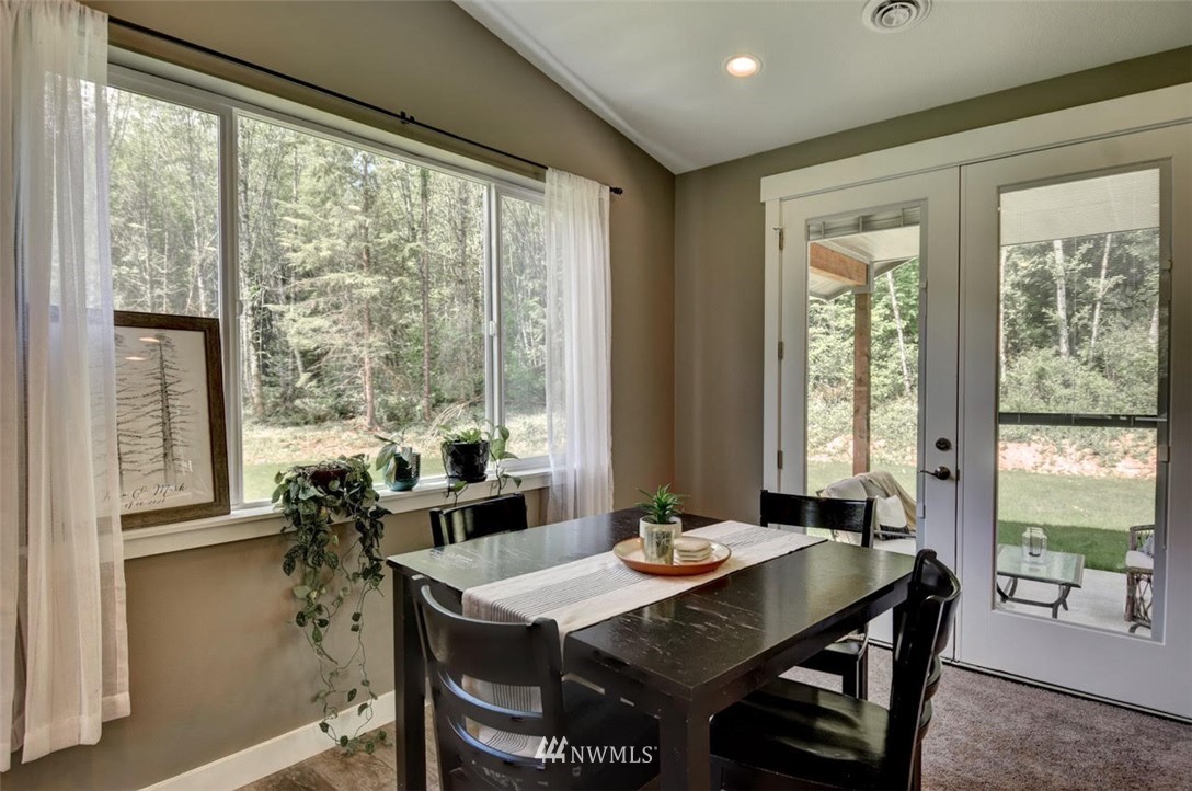 1221 Chapman Road Castle Rock, WA 98611 - Photo 6 of 16 Gallery Image 6