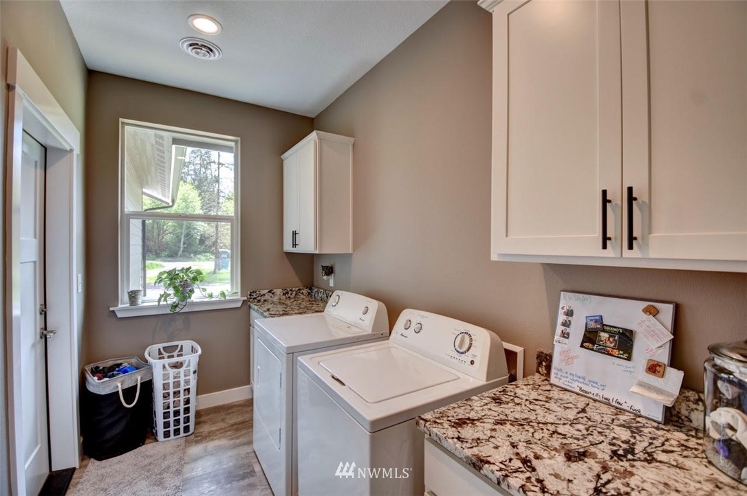 1221 Chapman Road Castle Rock, WA 98611 - Photo 8 of 16 Gallery Image 8