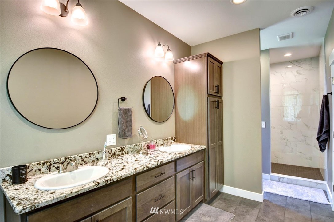 1221 Chapman Road Castle Rock, WA 98611 - Photo 10 of 16 Gallery Image 10