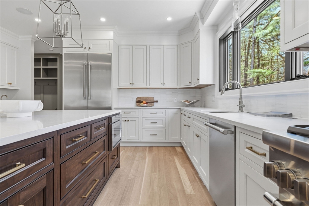 36 Kingswood Road Westwood, MA 02090 - Photo 5 of 30