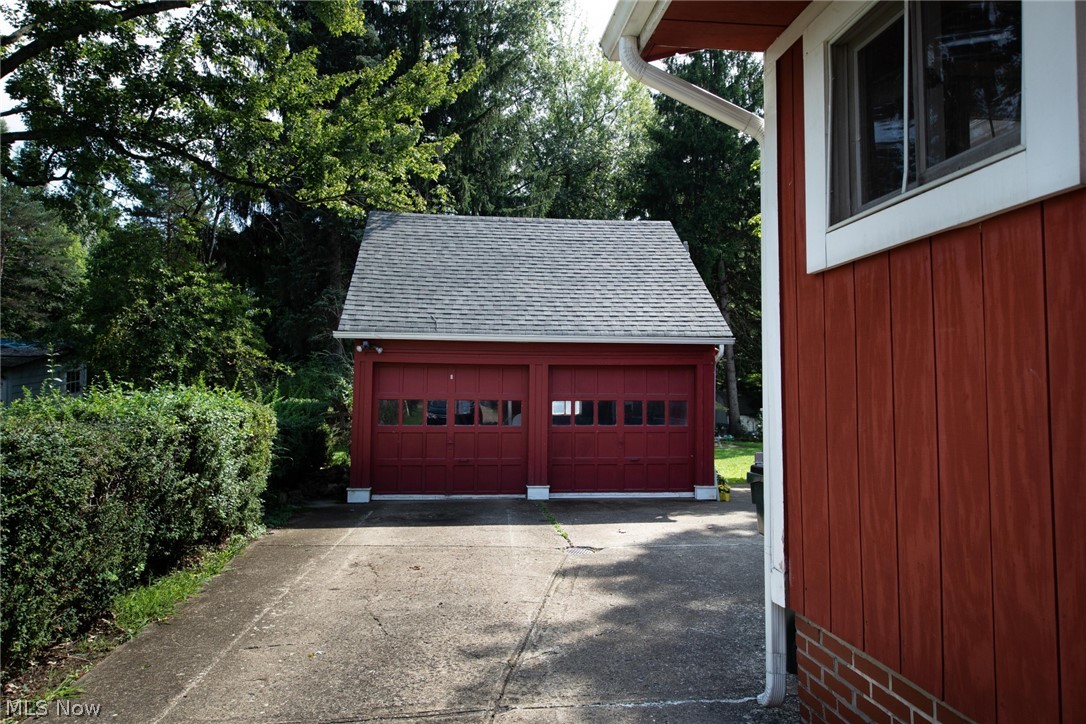 4658 Anderson Road Cleveland, OH 44121 - Photo 32 of 35