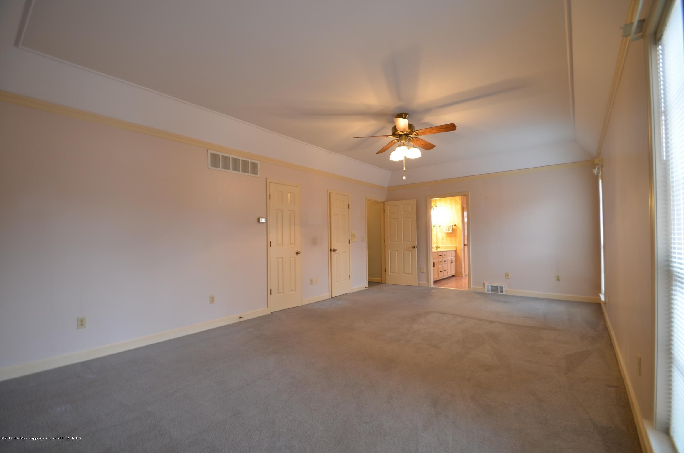 3460 Plum Point Road East Olive Branch, MS 38654 - Photo 33 of 50 010f1632e20bb828754aaa3061cfbaa9855e1f15
