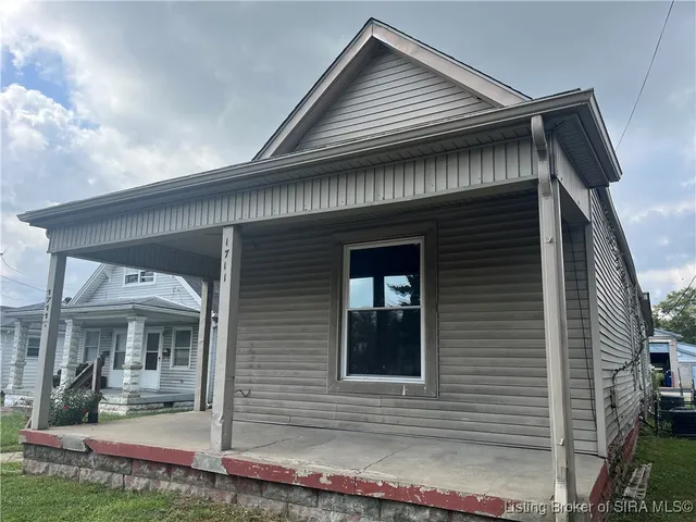 $146,000 | 1711 Charlestown Road, New Albany, IN 47150