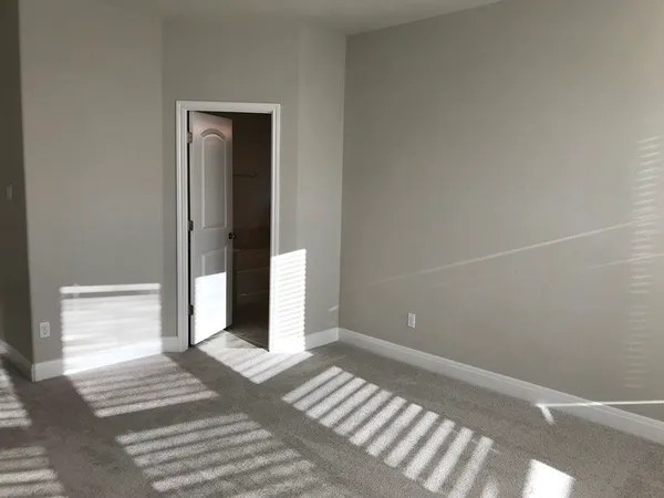 $2,000 | 109 Eli Whitney Way, Hutto, TX 78634