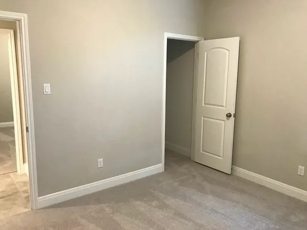 $2,000 | 109 Eli Whitney Way, Hutto, TX 78634