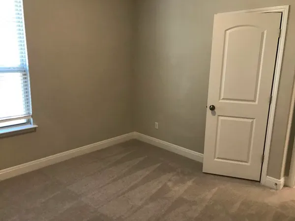 $2,000 | 109 Eli Whitney Way, Hutto, TX 78634