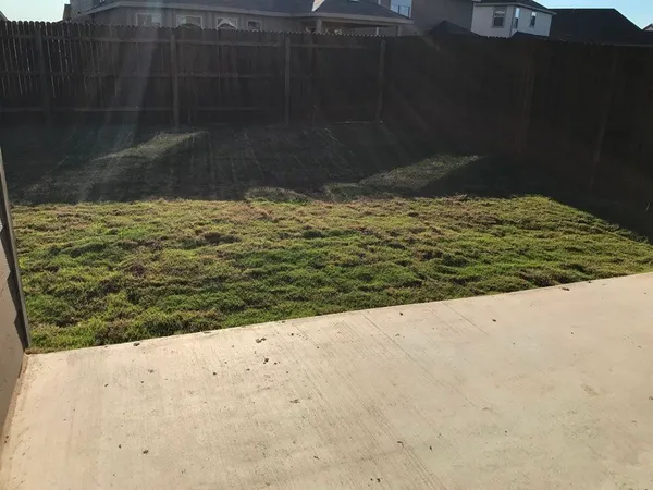 $2,000 | 109 Eli Whitney Way, Hutto, TX 78634