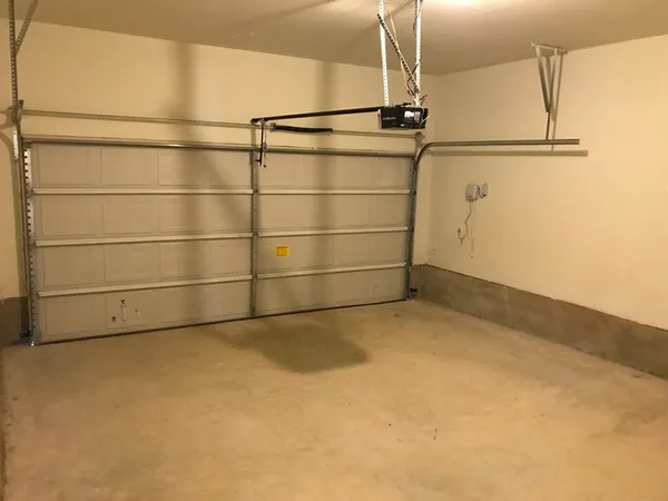 $2,000 | 109 Eli Whitney Way, Hutto, TX 78634