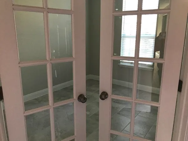 $2,000 | 109 Eli Whitney Way, Hutto, TX 78634