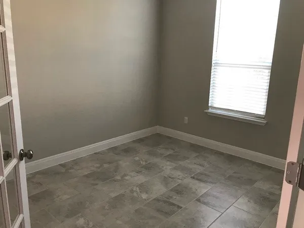 $2,000 | 109 Eli Whitney Way, Hutto, TX 78634