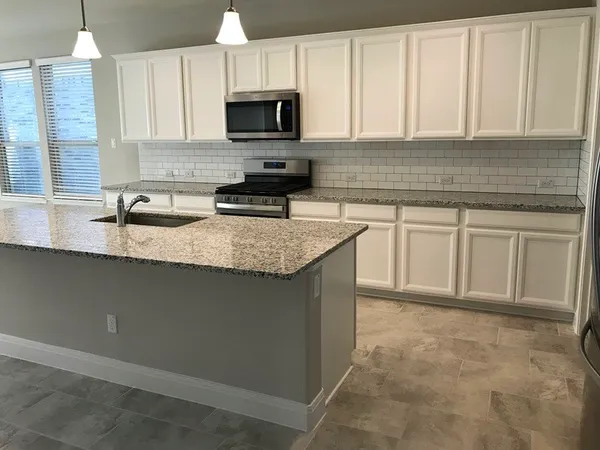 $2,000 | 109 Eli Whitney Way, Hutto, TX 78634