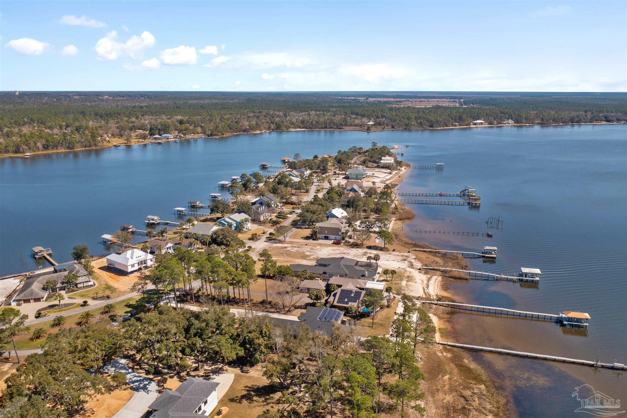 7797 Petersen Point Road Milton, FL 32583 - Photo 9 of 46 Gallery Image 9